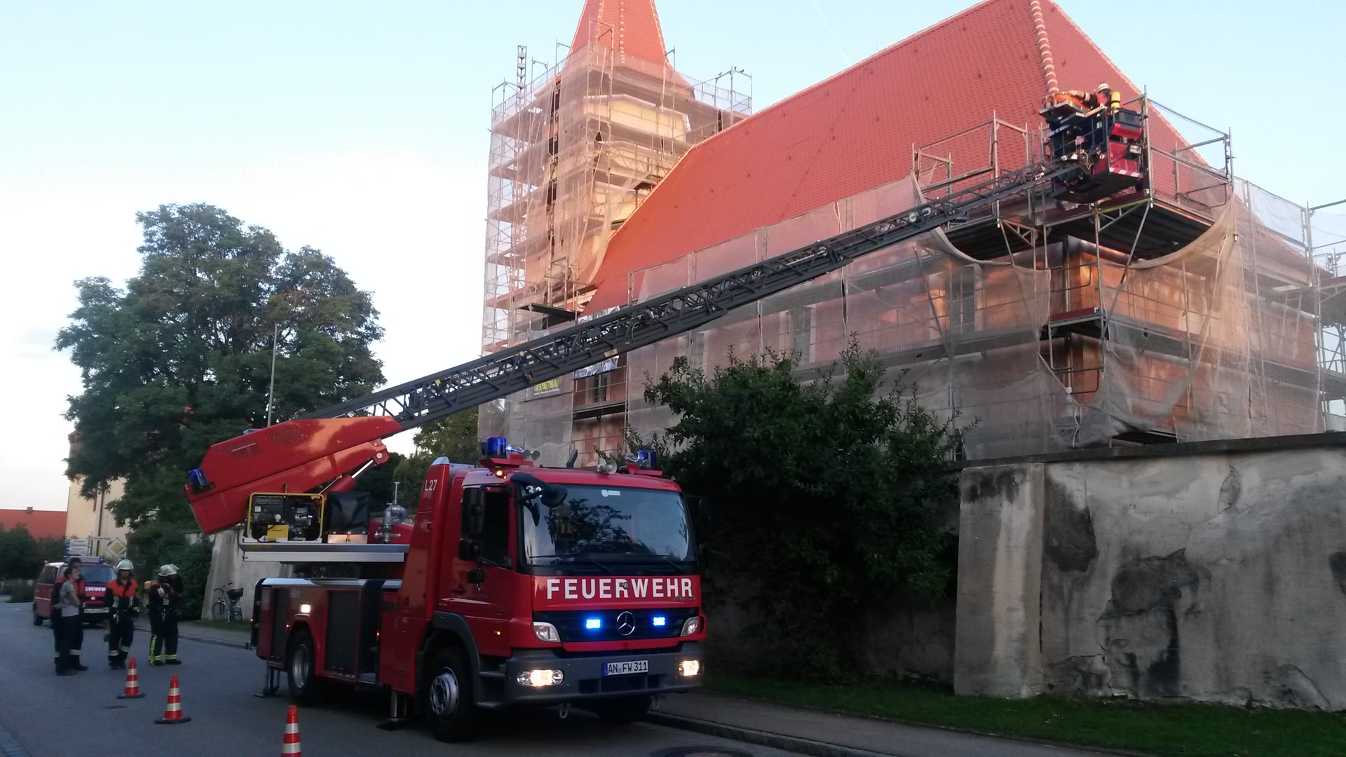 Übung Atemschützer mit Drehleiter