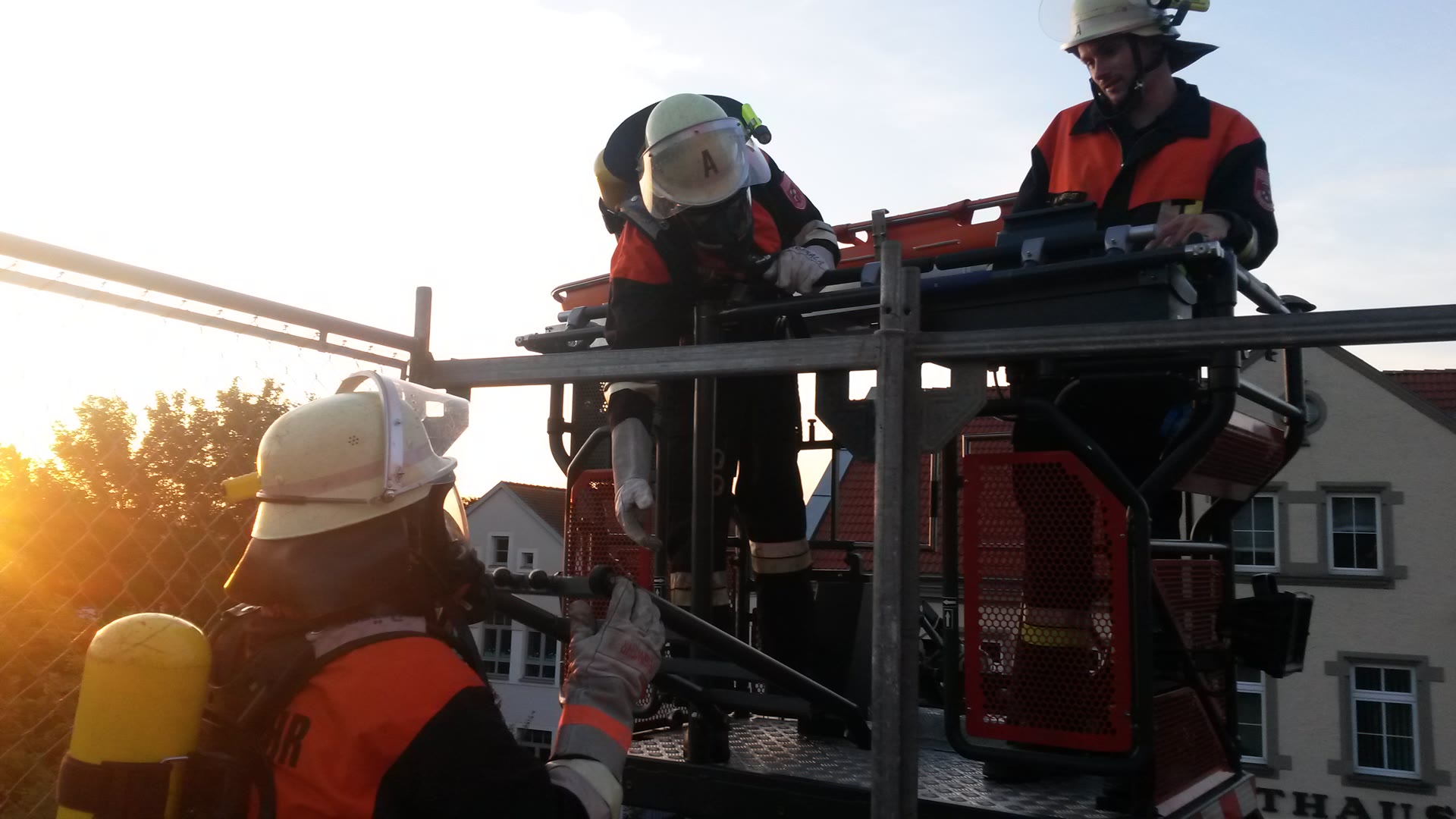 Übung Atemschützer mit Drehleiter
