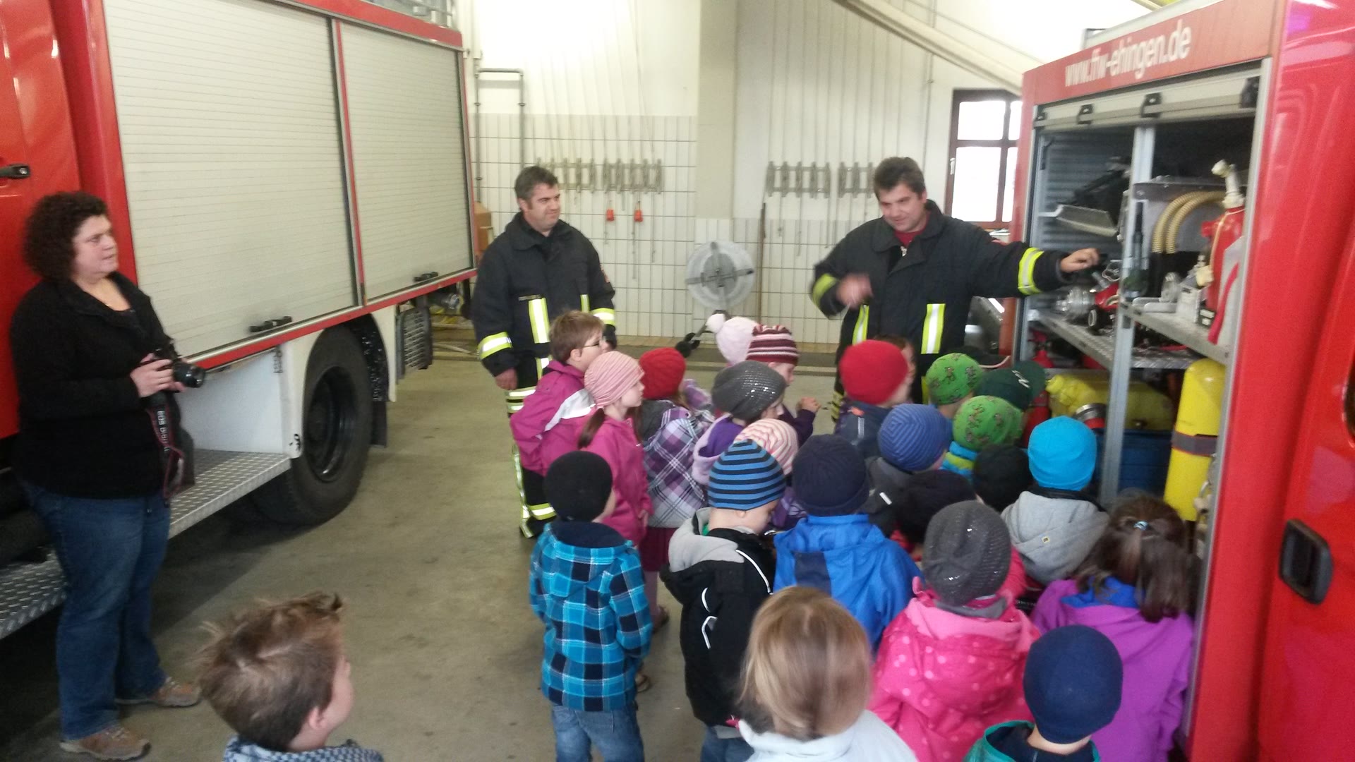 Kindergarten zu Besuch bei der Feuerwehr