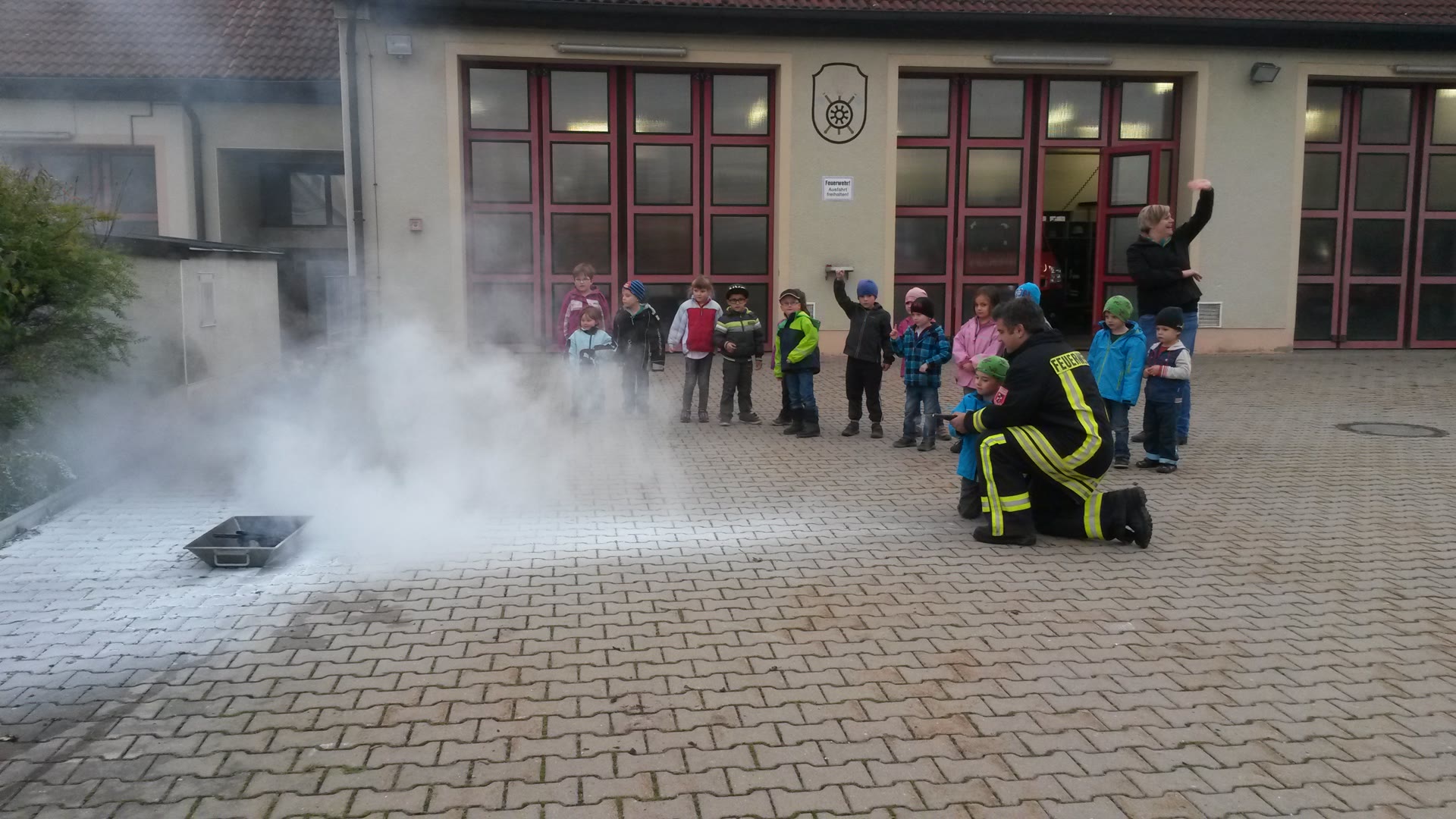 Kindergarten zu Besuch bei der Feuerwehr