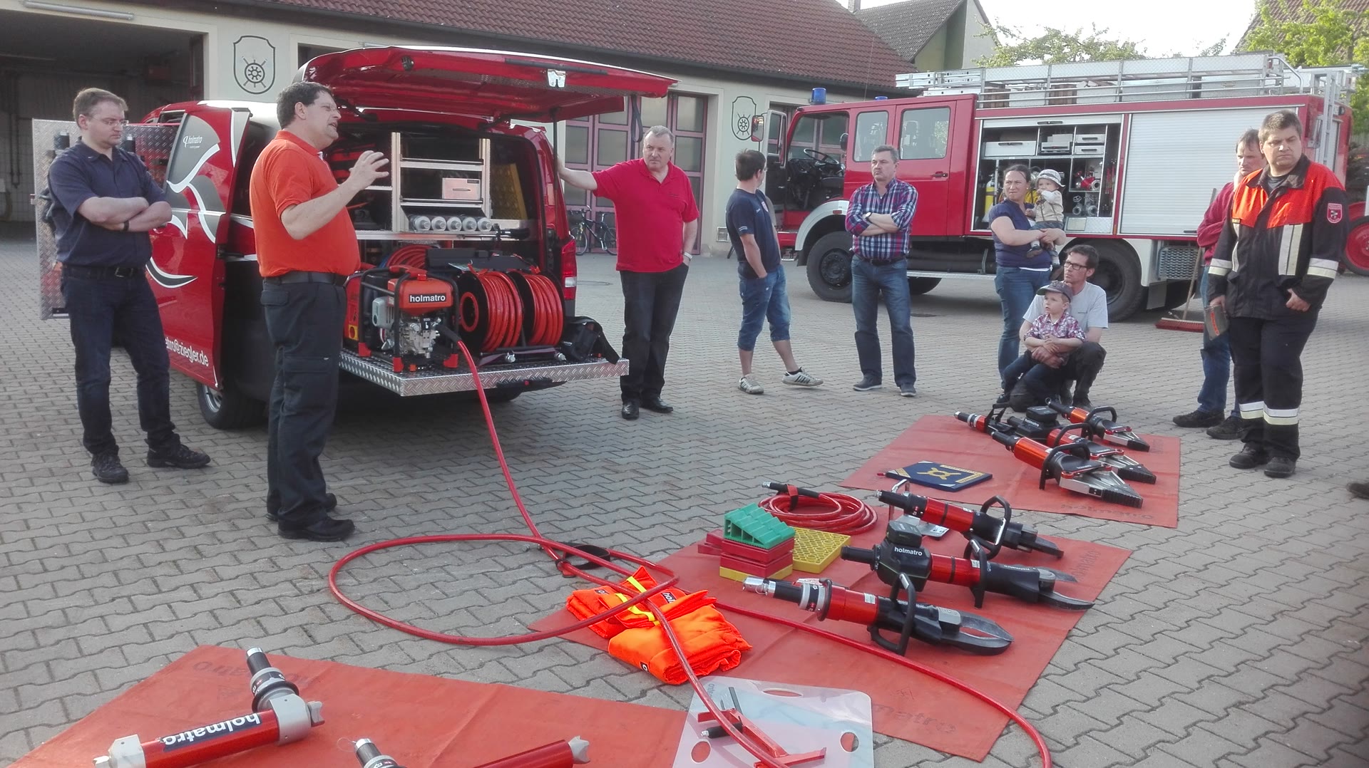 Vorführung technisches Gerät - Fa. HOLMATOR