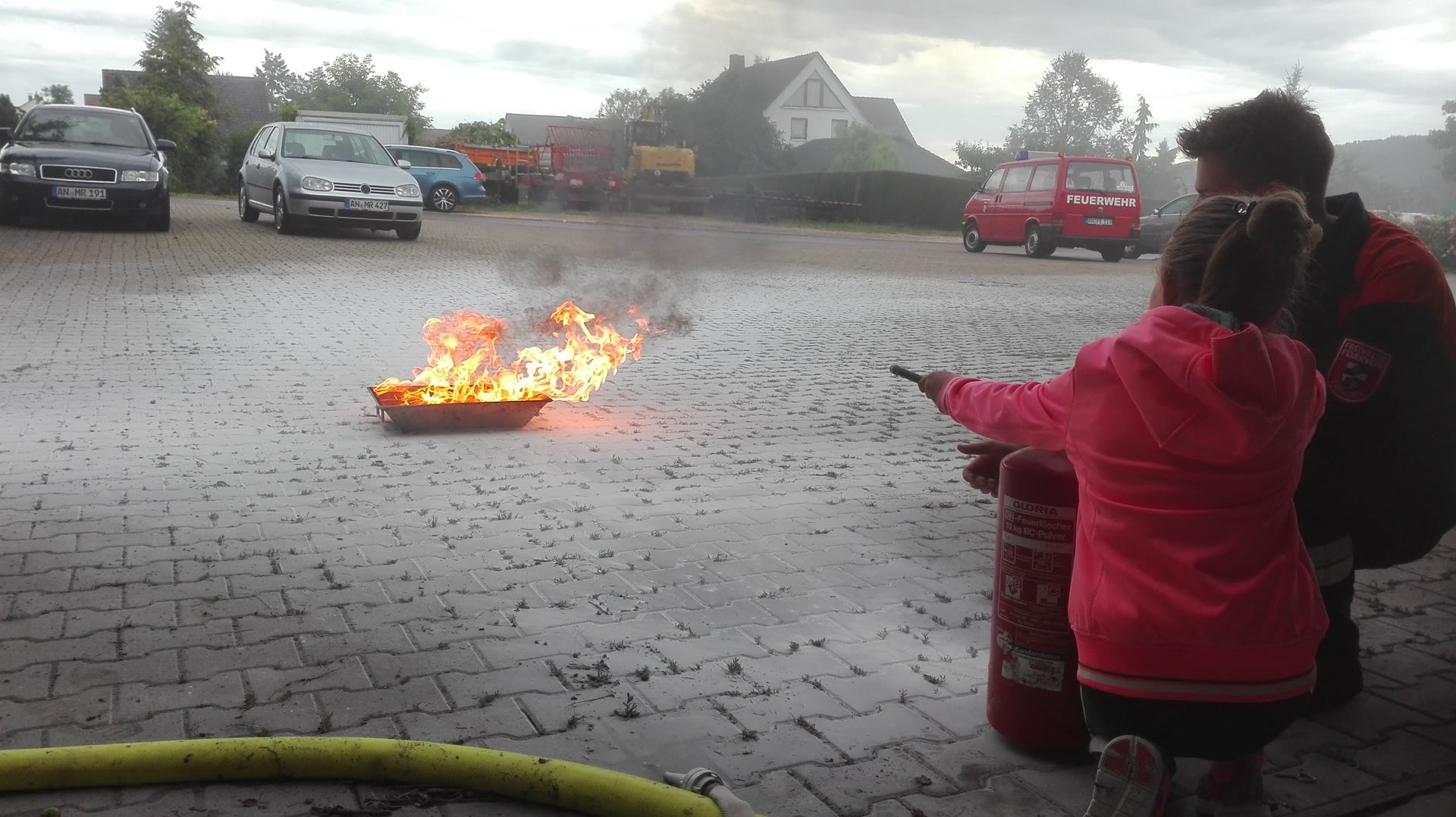 Grundschule zu Besuch bei der Feuerwehr