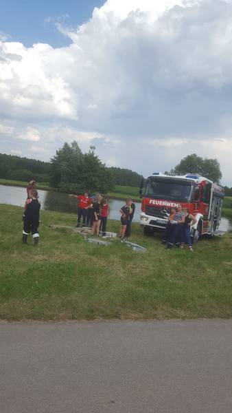 Übung mit der Jugendfeuerwehr / Beyerberg