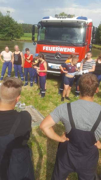 Übung mit der Jugendfeuerwehr / Beyerberg