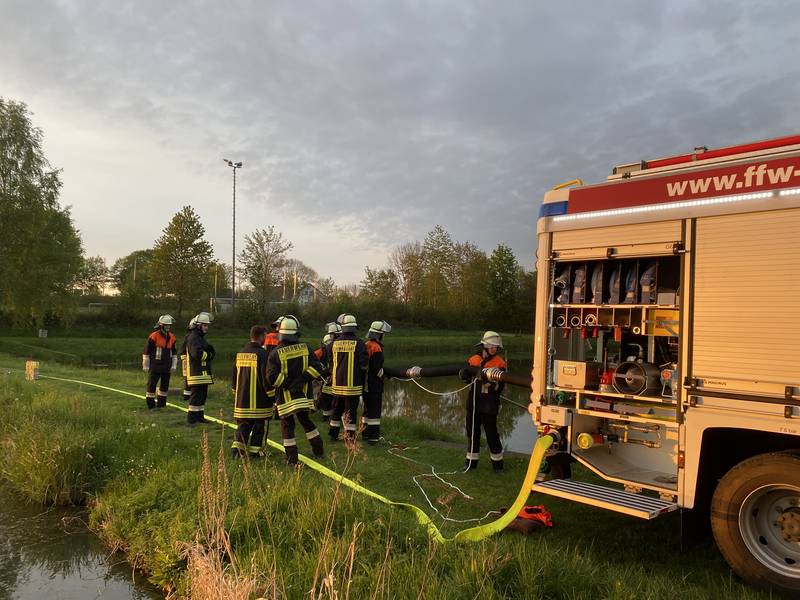 Übung gesamte Wehr