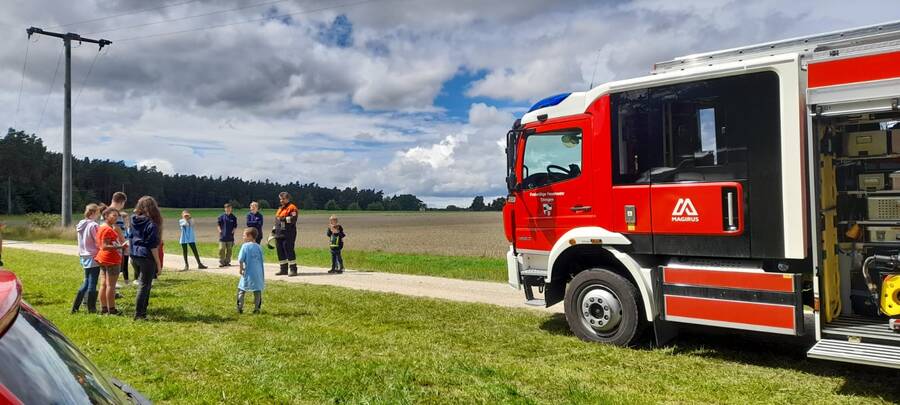 Blaulichtag im Zeltlager