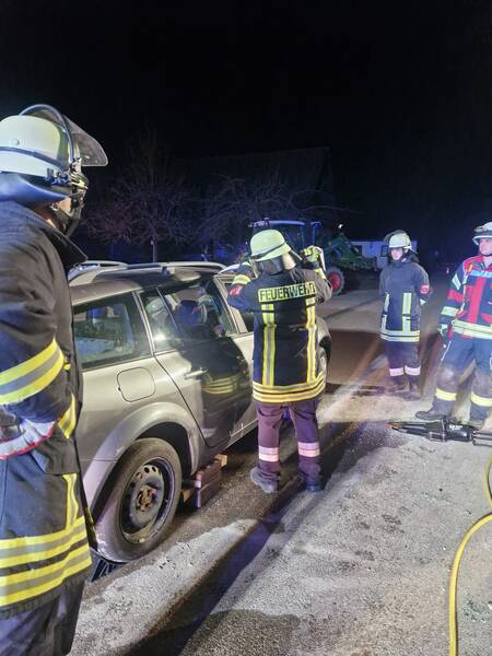 Übung THL Verkehrsunfall