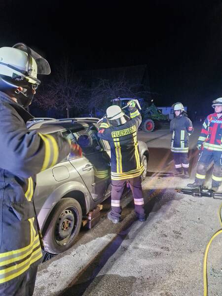 Übung THL Verkehrsunfall