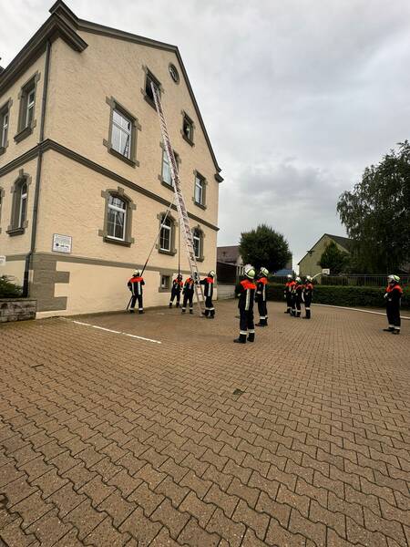 Übung gesamte Wehr