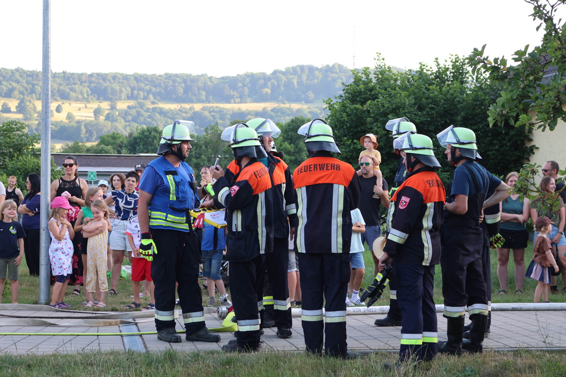 Gemeinschaftsübung mit allen Ortsteilfeuerwehren am neuen Kindergarten in Ehingen