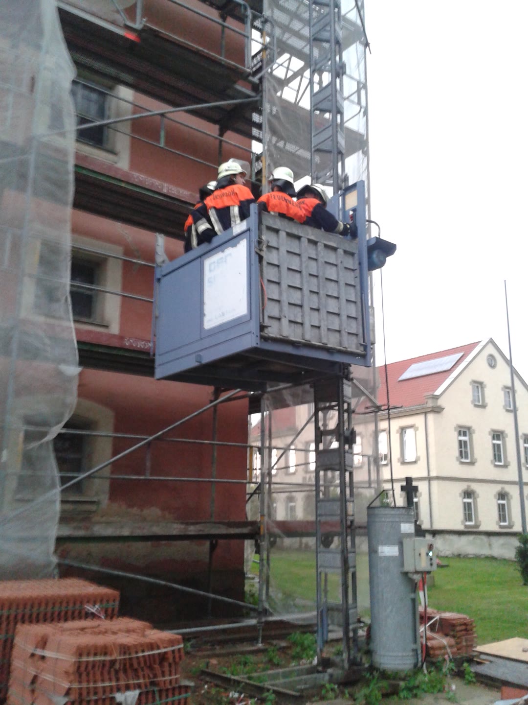 Technische Hilfeleistung / offenes Kirchendach